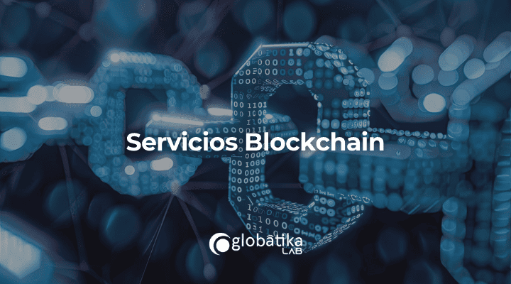 Perito blockchain analizando la trazabilidad de criptomonedas