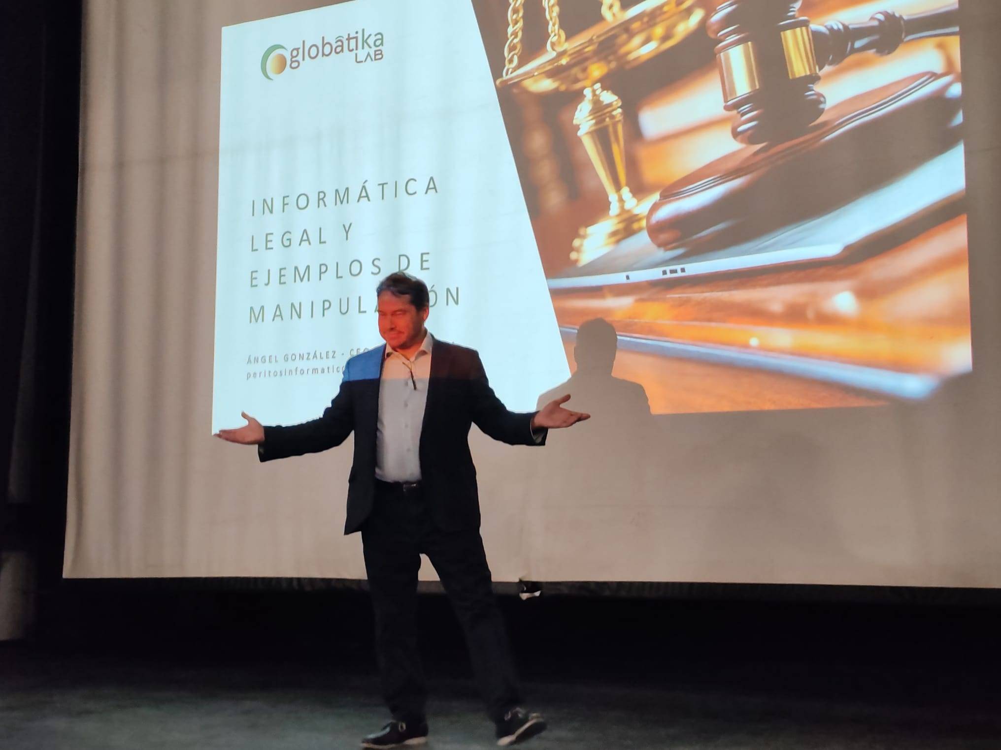 Charla-Coloquio sobre Violencia de Género Digital en Dalías